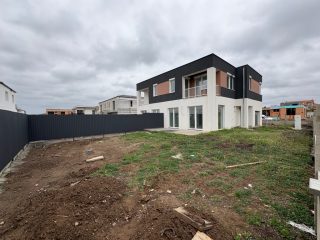 Eladó 140 m²-esikerház XVIII. Kerület (Almáskert) , Almáskert: 140'000'000 Ft