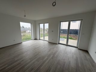 Eladó 140 m²-esikerház XVIII. Kerület (Almáskert) , Almáskert: 140'000'000 Ft