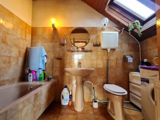 Eladó 115 m²-escsaládi ház XVIII. Kerület (Bókaytelep) , Katona József utca: 99'900'000 Ft