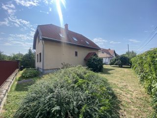 Eladó 155 m²-escsaládi ház XVIII. Kerület (Erzsébettelep) , Előd utca: 139'000'000 Ft