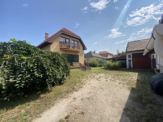 Eladó 155 m²-escsaládi ház XVIII. Kerület (Erzsébettelep) , Előd utca: 139'000'000 Ft