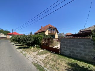 Eladó 155 m²-escsaládi ház XVIII. Kerület (Erzsébettelep) , Előd utca: 139'000'000 Ft
