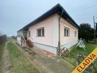 Eladó 120 m²-escsaládi ház XVIII. Kerület (Ganzkertváros) , Kerékkötő út: 154'900'000 Ft