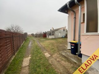 Eladó 120 m²-escsaládi ház XVIII. Kerület (Ganzkertváros) , Kerékkötő út: 154'900'000 Ft