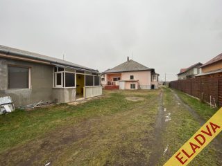 Eladó 120 m²-escsaládi ház XVIII. Kerület (Ganzkertváros) , Kerékkötő út: 154'900'000 Ft