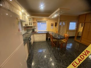 Eladó 120 m²-escsaládi ház XVIII. Kerület (Ganzkertváros) , Kerékkötő út: 154'900'000 Ft