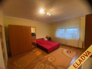 Eladó 120 m²-escsaládi ház XVIII. Kerület (Ganzkertváros) , Kerékkötő út: 154'900'000 Ft