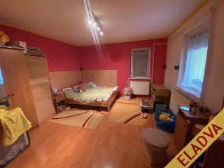 Eladó 120 m²-escsaládi ház XVIII. Kerület (Ganzkertváros) , Kerékkötő út: 154'900'000 Ft