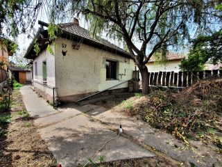 Eladó 33 m²-esházrész XVIII. Kerület (Kossuth Ferenc-telep) , Szélső utca: 33'000'000 Ft