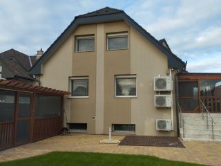 Eladó 280 m²-escsaládi ház XVIII. Kerület (Kossuth Ferenc-telep) , Újpéteritelep utca: 327'000'000 Ft