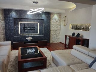 Eladó 280 m²-escsaládi ház XVIII. Kerület (Kossuth Ferenc-telep) , Újpéteritelep utca: 327'000'000 Ft