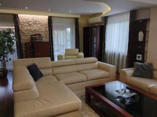 Eladó 280 m²-escsaládi ház XVIII. Kerület (Kossuth Ferenc-telep) , Újpéteritelep utca: 327'000'000 Ft