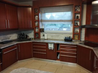 Eladó 280 m²-escsaládi ház XVIII. Kerület (Kossuth Ferenc-telep) , Újpéteritelep utca: 327'000'000 Ft