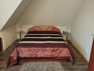 Eladó 280 m²-escsaládi ház XVIII. Kerület (Kossuth Ferenc-telep) , Újpéteritelep utca: 327'000'000 Ft