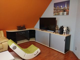 Eladó 280 m²-escsaládi ház XVIII. Kerület (Kossuth Ferenc-telep) , Újpéteritelep utca: 327'000'000 Ft