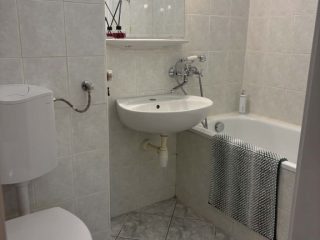 Kiadó 43 m²-estársasházi lakás XVIII. Kerület (Lakatostelep) , Lakatos lakótelepen: 230'000 Ft