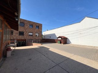 Eladó 390 m²-escsaládi ház XVIII. Kerület (Liptáktelep) , Üllői út: 399'000'000 Ft