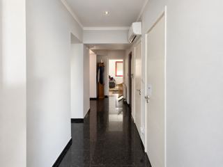 Eladó 390 m²-escsaládi ház XVIII. Kerület (Liptáktelep) , Üllői út: 399'000'000 Ft