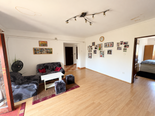 Eladó 390 m²-escsaládi ház XVIII. Kerület (Liptáktelep) , Üllői út: 399'000'000 Ft