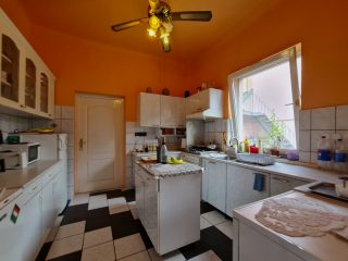 Eladó 137 m²-escsaládi ház XVIII. Kerület (Lónyaytelep) , Jegenye fasor: 115'000'000 Ft