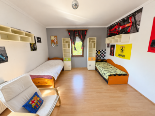 Eladó 390 m²-escsaládi ház XVIII. Kerület (Pestszentlőrinc) , Üllői út: 399'000'000 Ft