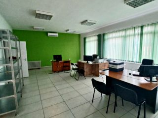 Eladó 450 m²-esüzlethelyiség utcai bejárattal XVIII. Kerület (Pestszentlőrinc) , Üllői út: 350'000'000 Ft