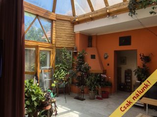 Eladó 218 m²-esikerház XVIII. Kerület (Szemeretelep) , Honvéd utca mellékutcája: 183'000'000 Ft