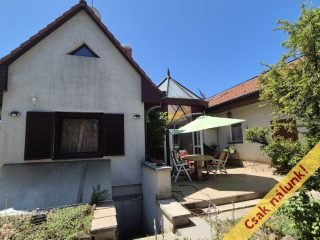 Eladó 218 m²-esikerház XVIII. Kerület (Szemeretelep) , Honvéd utca mellékutcája: 183'000'000 Ft