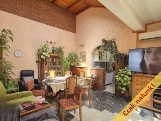 Eladó 218 m²-esikerház XVIII. Kerület (Szemeretelep) , Honvéd utca mellékutcája: 183'000'000 Ft