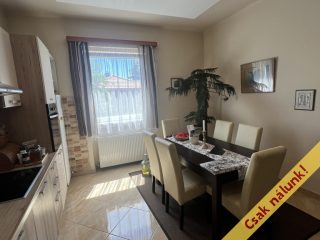 Eladó 90 m²-estársasházi lakás XVIII. Kerület (Szemeretelep) , Kassa utca: 99'000'000 Ft