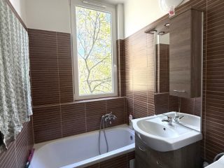 Kiadó 50 m²-estársasházi lakás XVIII. Kerület (Szent Lőrinc-telep (KISZ-lakótelep)) , Baross utca: 200'000 Ft