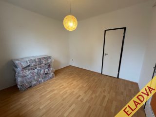 Eladó 53 m²-estársasházi lakás XVIII. Kerület (Szent Lőrinc-telep (KISZ-lakótelep)) , Hosszúház utca: 61'900'000 Ft