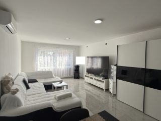 Eladó 240 m²-esikerház XVIII. Kerület (Újpéteritelep) , Újpéteri telepen: 269'000'000 Ft