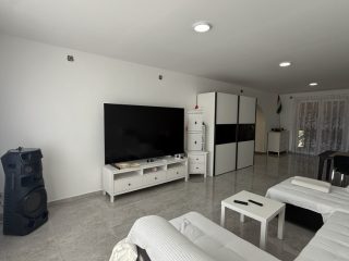 Eladó 240 m²-esikerház XVIII. Kerület (Újpéteritelep) , Újpéteri telepen: 269'000'000 Ft