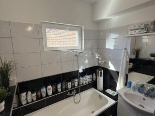 Eladó 240 m²-esikerház XVIII. Kerület (Újpéteritelep) , Újpéteri telepen: 269'000'000 Ft