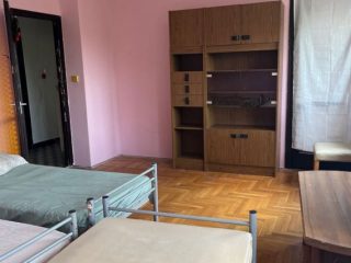 Kiadó 270 m²-escsaládi ház XVIII. Kerület (Újpéteritelep) , Vezér utca: 800'000 Ft