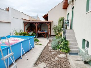 Eladó 155 m²-escsaládi ház XX. Kerület (Erzsébetfalva) , Csendes mellékutcában: 128'500'000 Ft