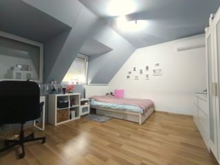 Eladó 155 m²-escsaládi ház XX. Kerület (Erzsébetfalva) , Csendes mellékutcában: 128'500'000 Ft