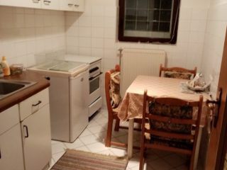 Eladó 628 m²-esegyéb üzlethelyiség XX. Kerület (Erzsébetfalva) , Határ út: 650'000 EUR