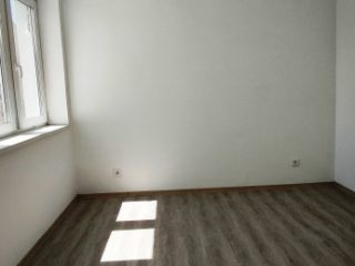 Eladó 85 m²-estársasházi lakás XX. Kerület (Erzsébetfalva) , Hunyor utca: 107'000'000 Ft