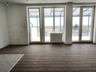 Eladó 46 m²-estársasházi lakás XX. Kerület (Erzsébetfalva) , Hunyor utca: 71'000'000 Ft