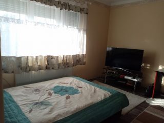 Eladó 160 m²-escsaládi ház XX. Kerület (Erzsébetfalva) , Mártírok útja közeli utca: 150'000'000 Ft