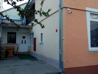 Eladó 160 m²-escsaládi ház XX. Kerület (Erzsébetfalva) , Mártírok útja közeli utca: 150'000'000 Ft