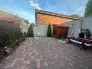 Eladó 79 m²-escsaládi ház XX. Kerület (Erzsébetfalva) , Rákóczi utca közeli utca: 84'000'000 Ft