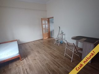 Eladó 28 m²-esházrész XX. Kerület (Erzsébetfalva) , Tátra téi piacnál utca: 27'000'000 Ft