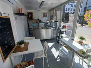 Kiadó 12 m²-esvendéglátó egység utcai bejárattal XX. Kerület (Erzsébetfalva) , Török Flóris utca: 180'000 Ft