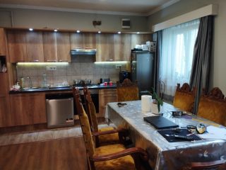 Eladó 180 m²-escsaládi ház XX. Kerület (Erzsébetfalva) , Vágóhíd közeli utca: 99'000'000 Ft