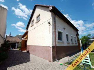 Eladó 300 m²-escsaládi ház XX. Kerület (Gubacsipuszta) , Rendezett, csendes, kertvárosi környék: 220'000'000 Ft