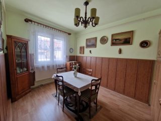 Eladó 195 m²-essorház XX. Kerület (Kossuthfalva) , Mártzírok útja közelében lévő utca: 140'000'000 Ft
