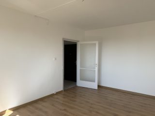 Eladó 28 m²-estársasházi lakás XX. Kerület (Központ) , Központ közeli utca: 37'000'000 Ft